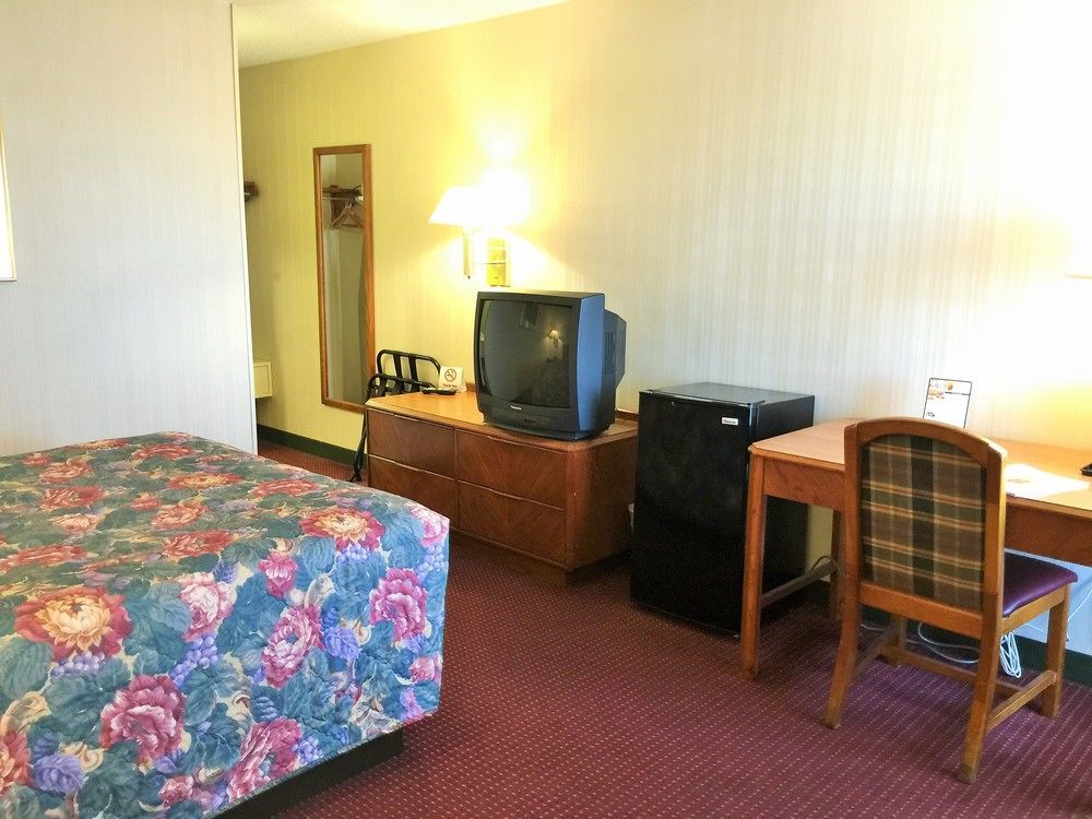 Super 8 By Wyndham Madison East Hotel Exterior foto